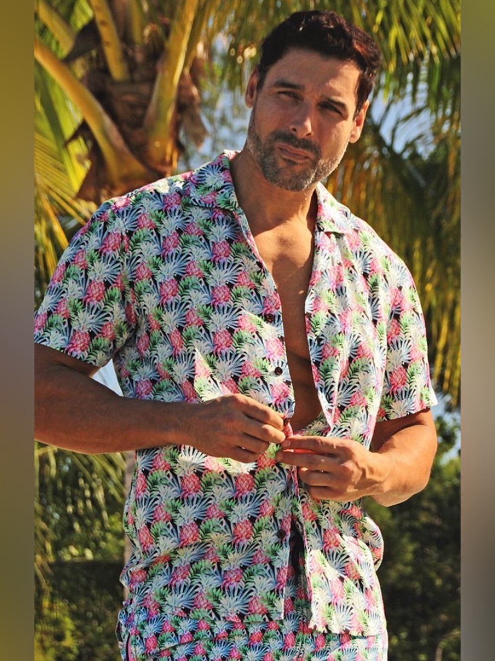 Siamo Verano Caribe Pineapple Print Button Up Shirt | L